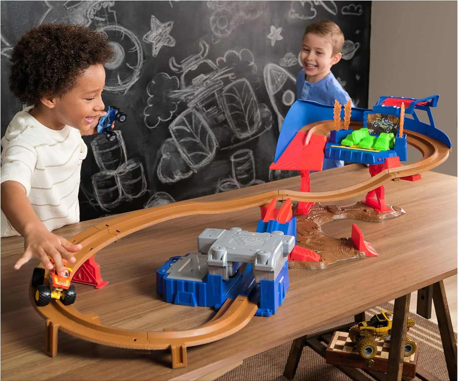 Monster Jam Supercharge Speedway Playset - Image 2