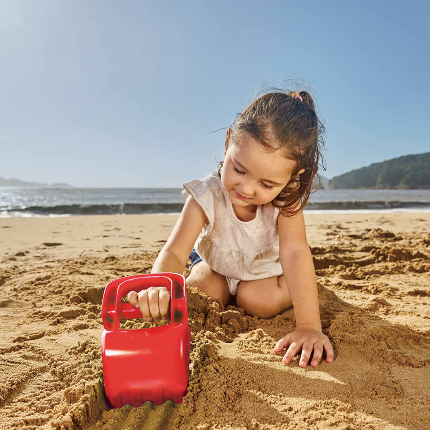 Red Hand Sand Digger - Image 2