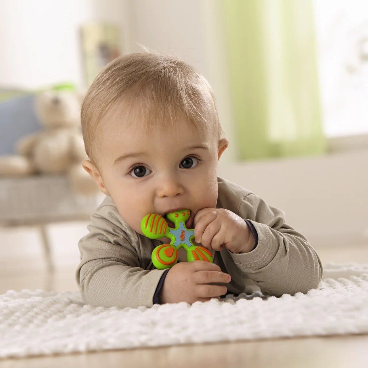 Star Clutching Toy - Image 2